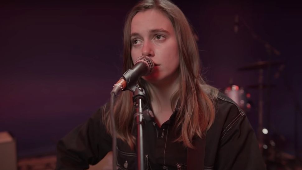 Julien Baker delivers haunting cover of Soundgarden’s Fell On Black ...