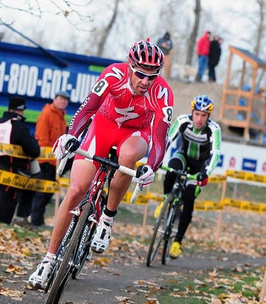 Todd Wells (Specialized) cornering before the barriers.