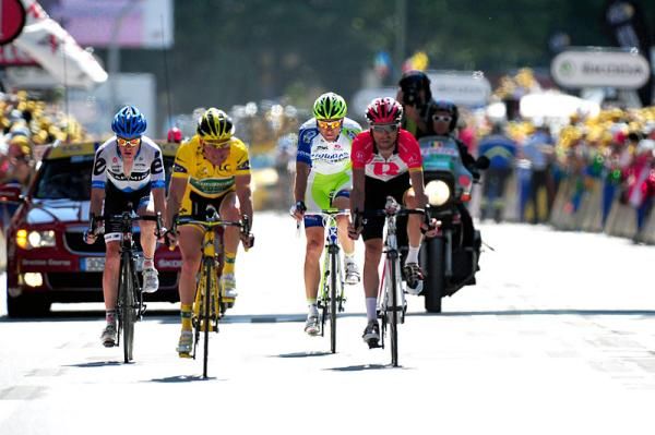 Tour leader Thomas Voeckler (Europcar) lost time on the day's final descent and finished in 28th place.