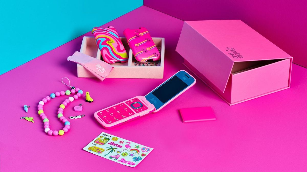 Come on Barbie, let's go party! The Barbie Flip Phone is finally here ...