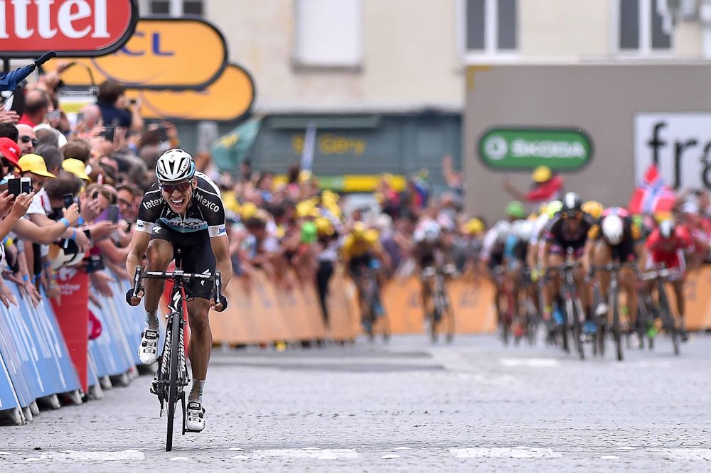 Tony Martin holds off the peloton to win stage 4 of the 2015 Tour de France