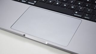 Styreflaten på MacBook Pro 14".