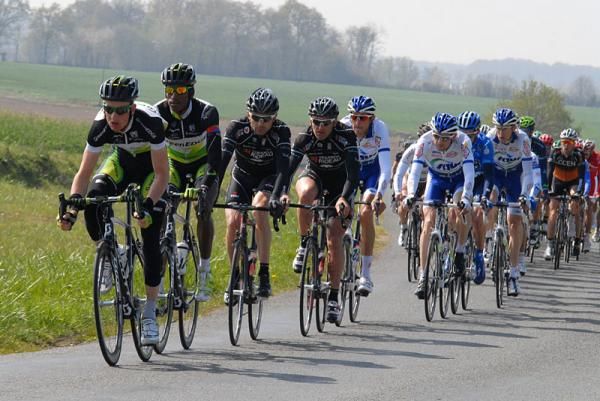 GreenEdge controls the peloton