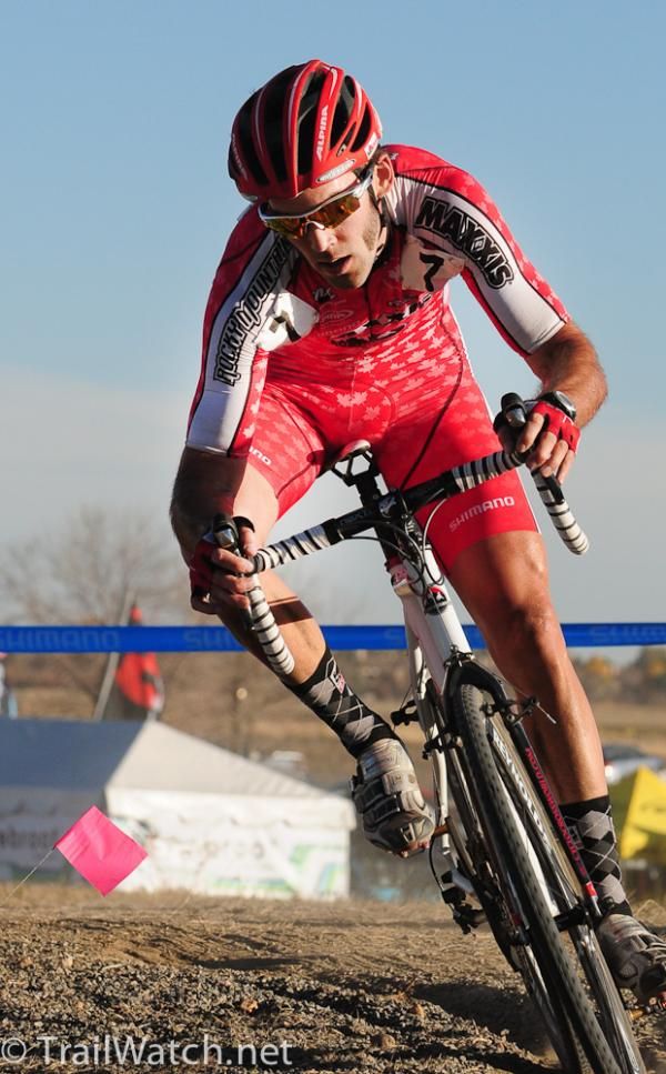 Geoff Kabush (Team Maxxis) riding in fourth place