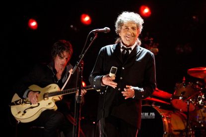 Bob Dylan announces entire album of Frank Sinatra covers