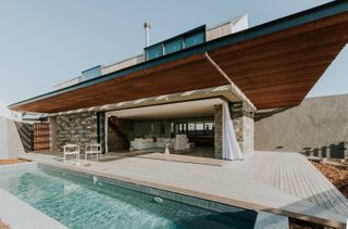 Outdoor pool at 5 Fin Whale Way, a South African holiday home by Salt Architects