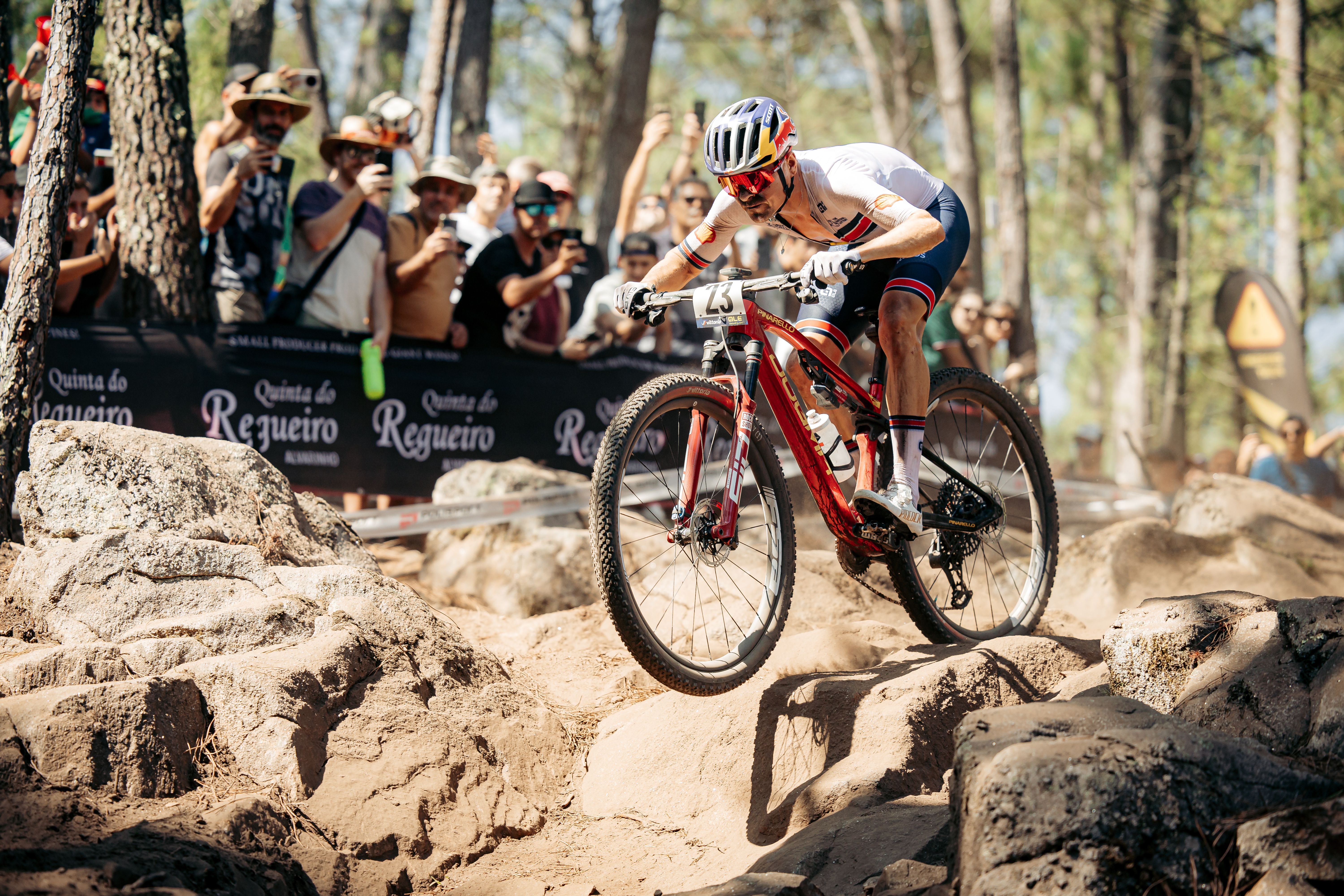 Tom Pidcock races the European Championships on a rocky descent