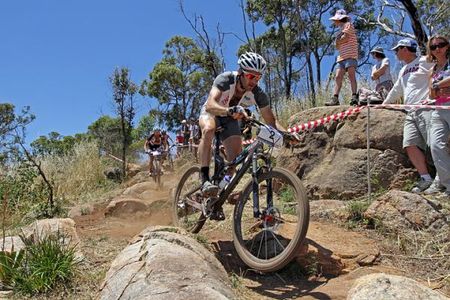 Sid Taberlay in second ahead of Andy Blair in a rock garden