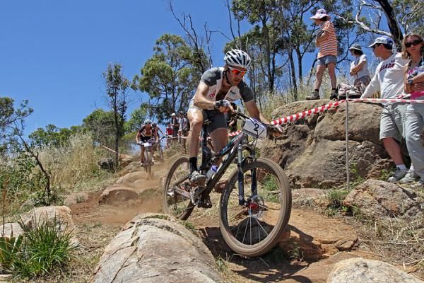 Sid Taberlay in second ahead of Andy Blair in a rock garden