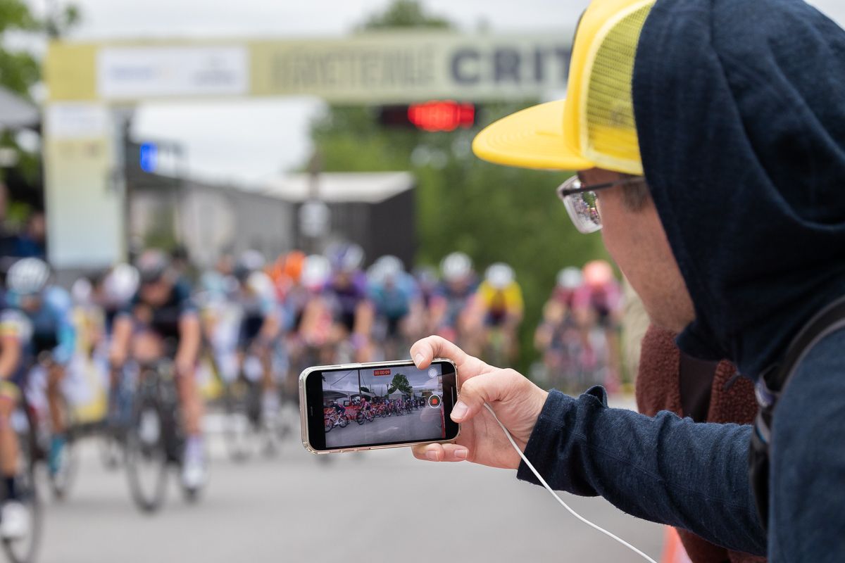 With one lap to go fans anticpated a hotly contested field sprint.