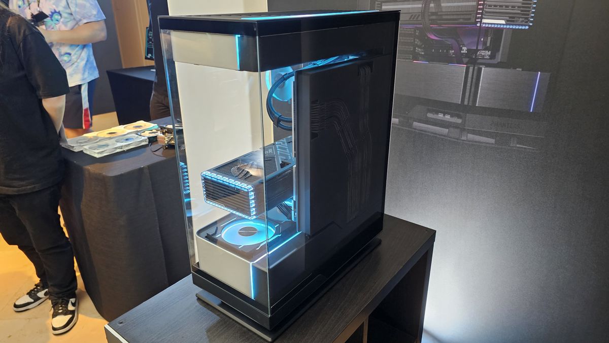 Phanteks Evolv X2 is the perfect showcase PC chassis — floating ...