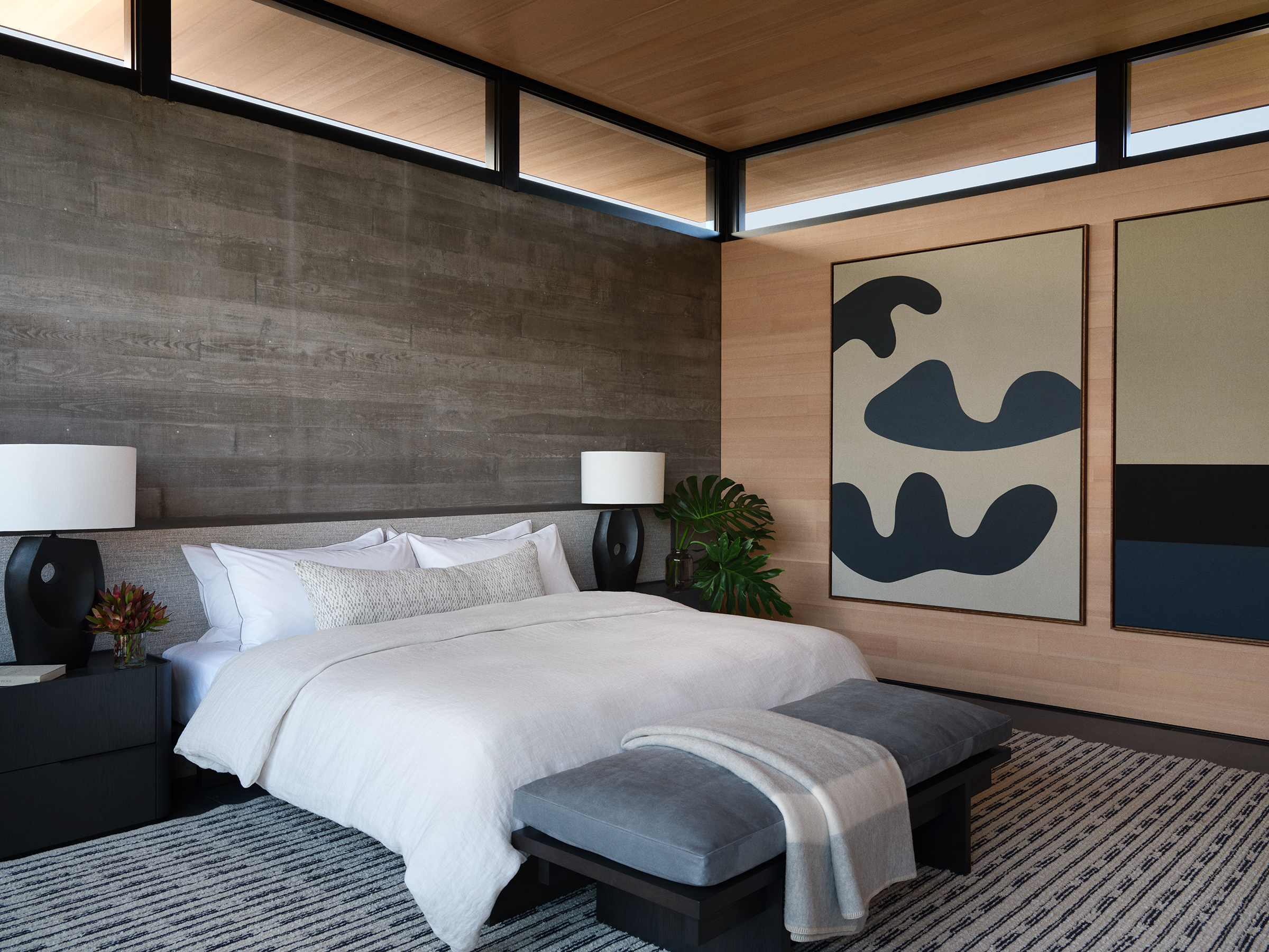 Hawaii house by oslon kundig and leverone design by the sea, tall ceilings, contemporary spaces and art work, and lots of glazing