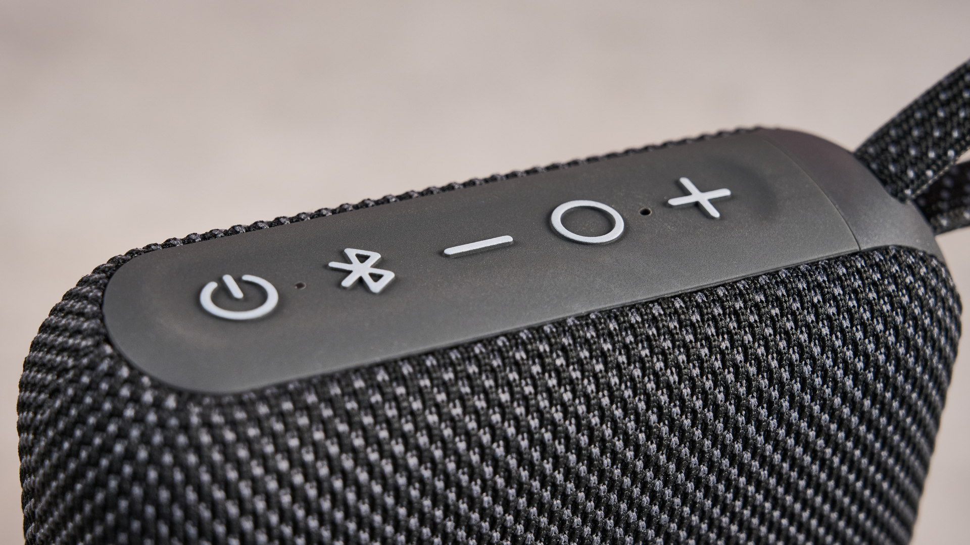 Buttons on top of the Tribit PocketGo