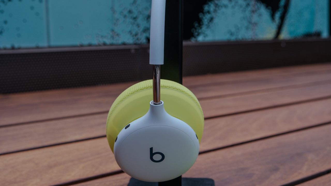 Beats 360 showing the hinge and iconic "B" logo