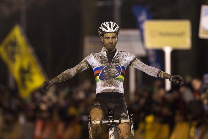 That's Niels Albert (BKCP Powerplus) under the coating of mud, winning in Diegem