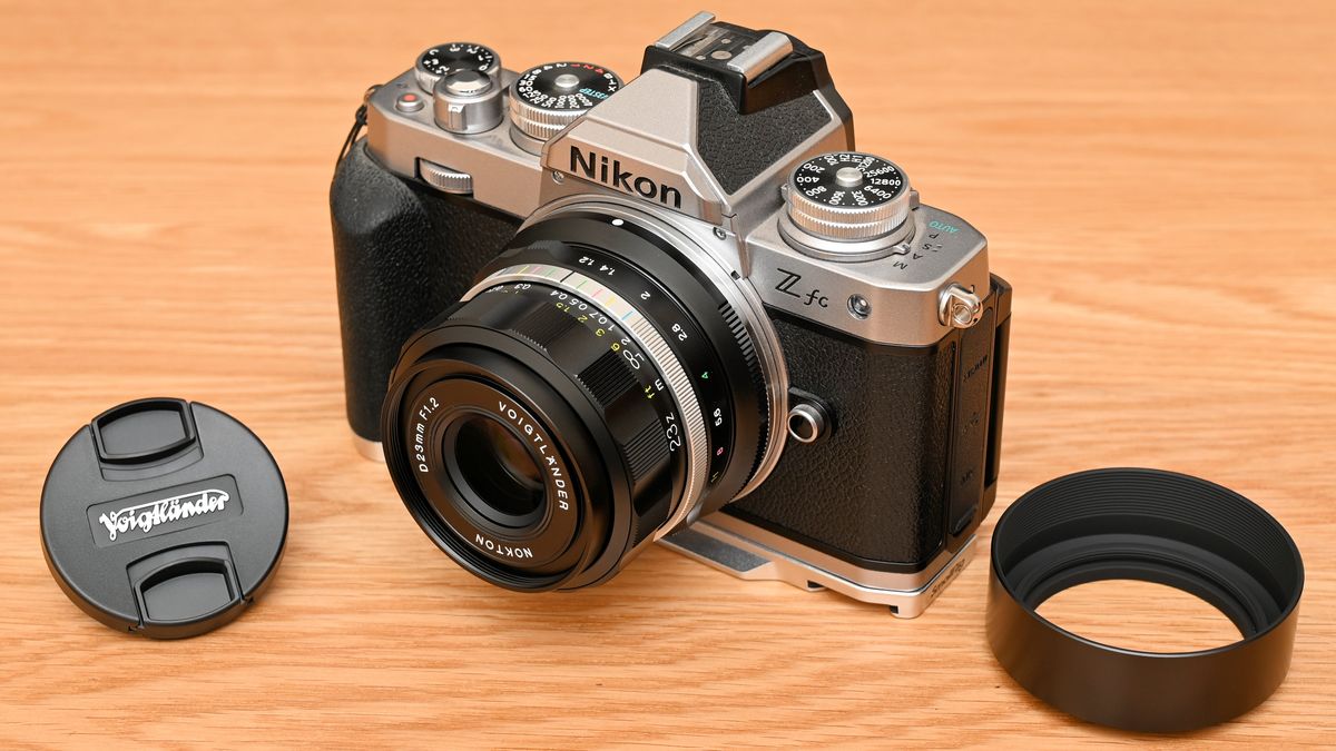 6 lenses are vanishing from the Japanese market – including a 2024