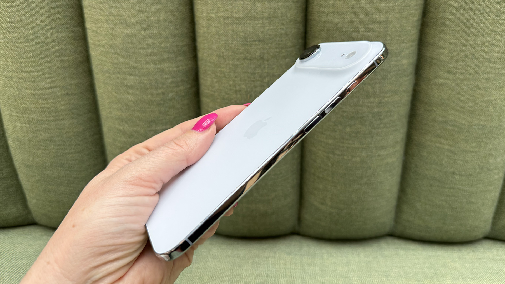 Apple iPhone Air Review