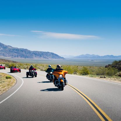 Road, Asphalt, Vehicle, Mode of transport, Motorcycle, Mountain range, Sky, Highway, Road trip, Motorcycling, 
