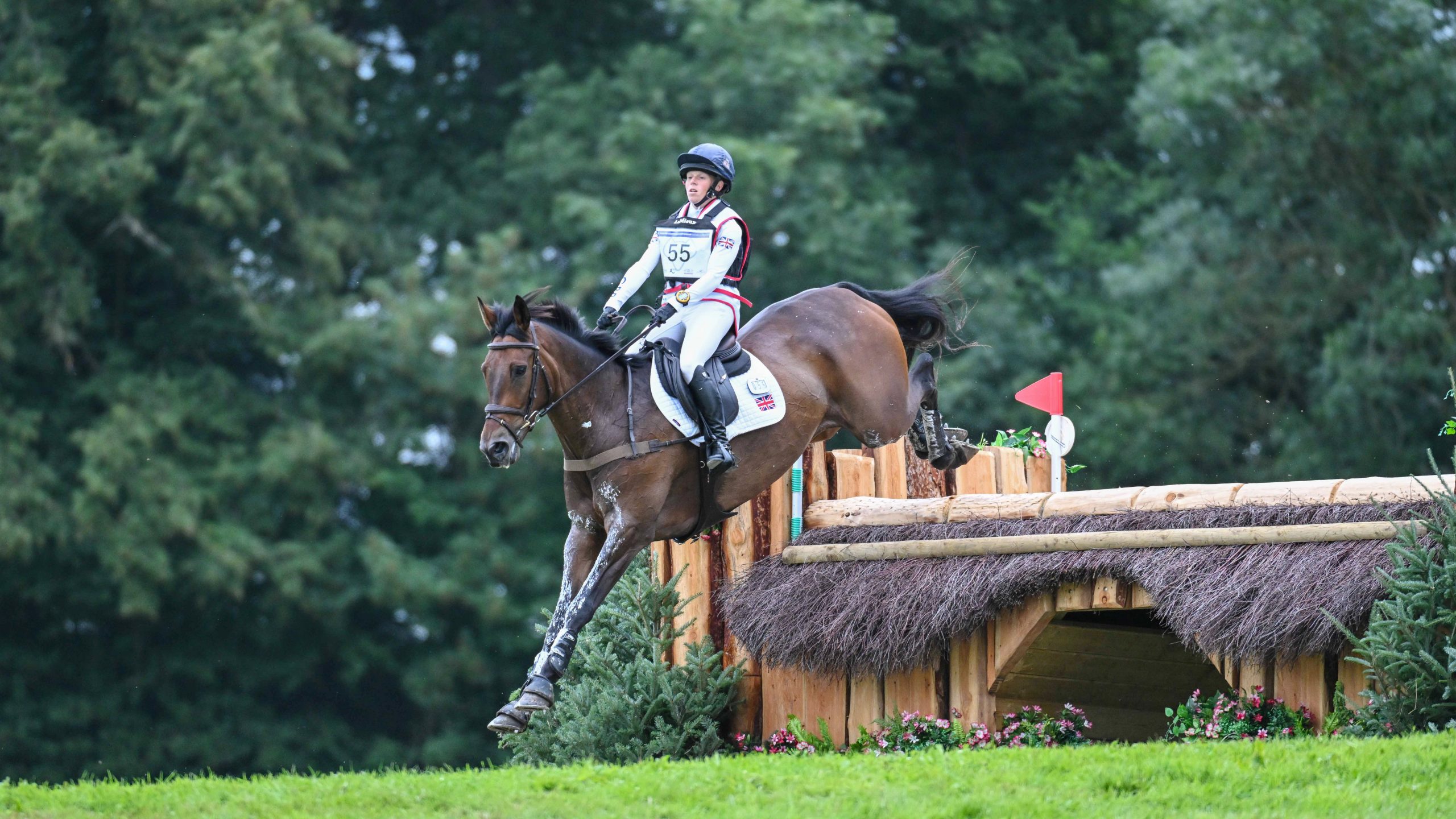 Olympic eventing British riders: Ros Canter and Lordships Graffalo