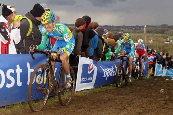 Bart Aernouts leads AA Drink teammate Thijs van Amerongen