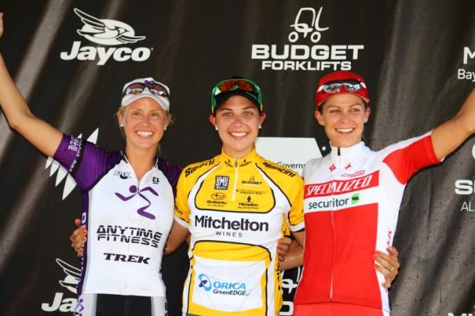 Peta Mullens, Melissa Hoskins (Orica - AIS), Kimberley Wells (Specialized - Securitor)