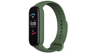 Amazfit Band 5 in olive green