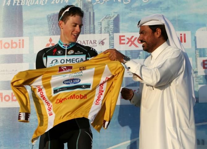 Niki Terpstra keeps his race leader's jersey