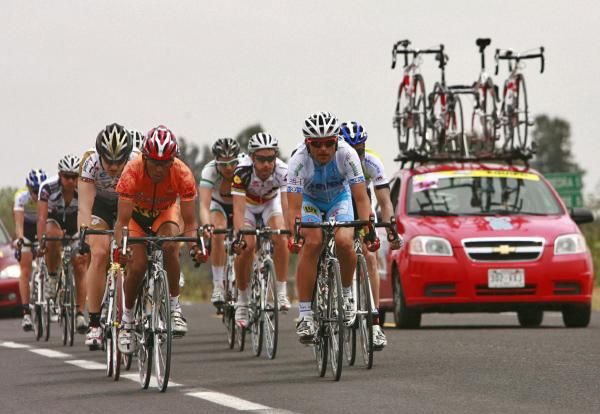 The breakaway makes its way towards Cuautla.