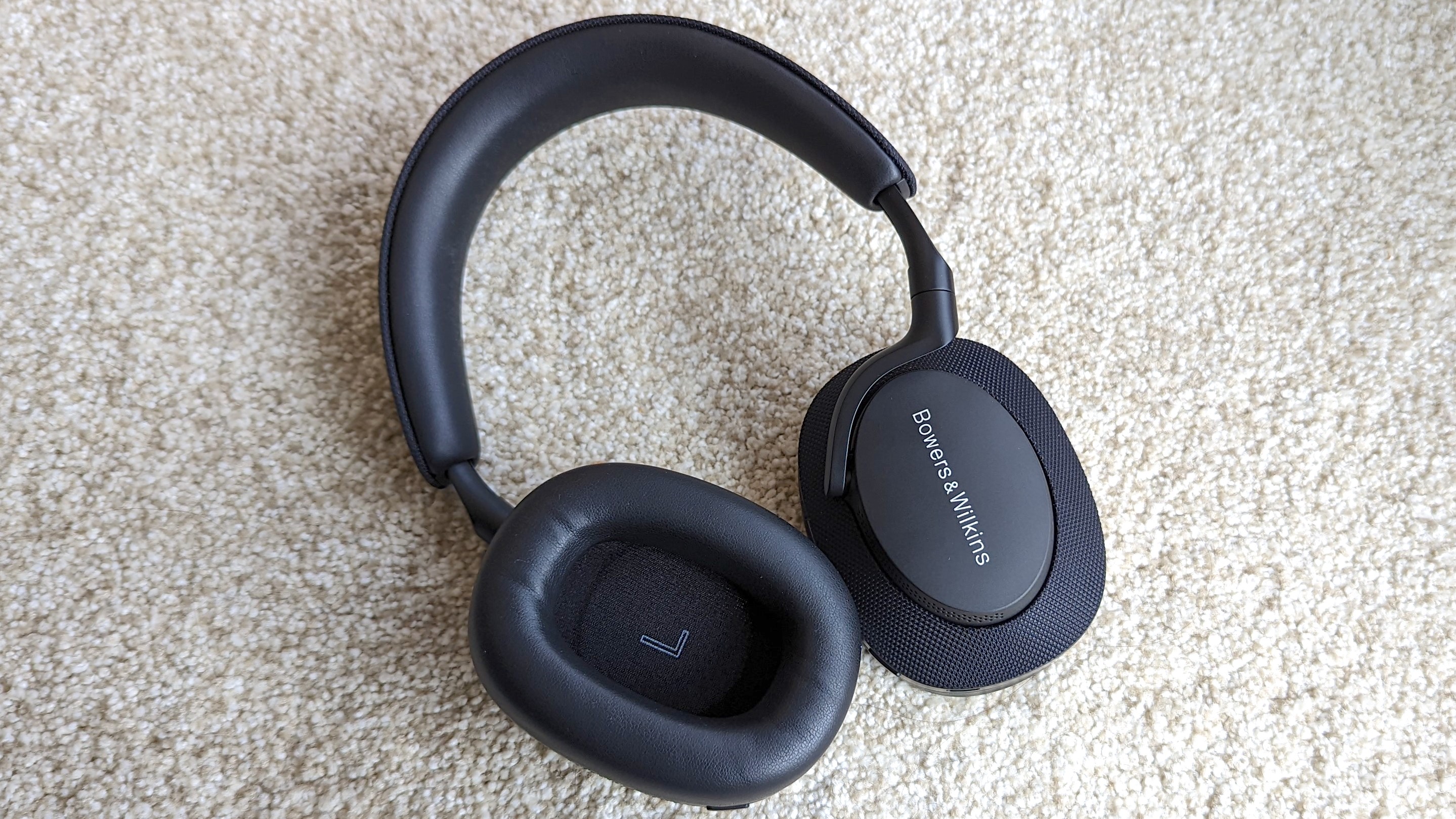 best wireless headphones: Bowers & Wilkins PX7 S2