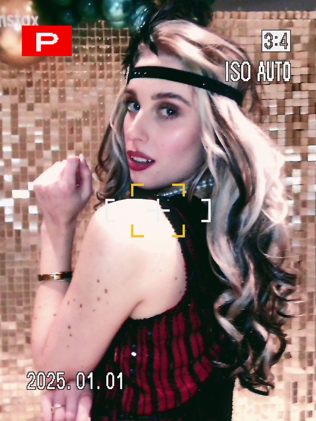 Fujifilm Instax Mini Evo Cinema sample gallery: female model in studio