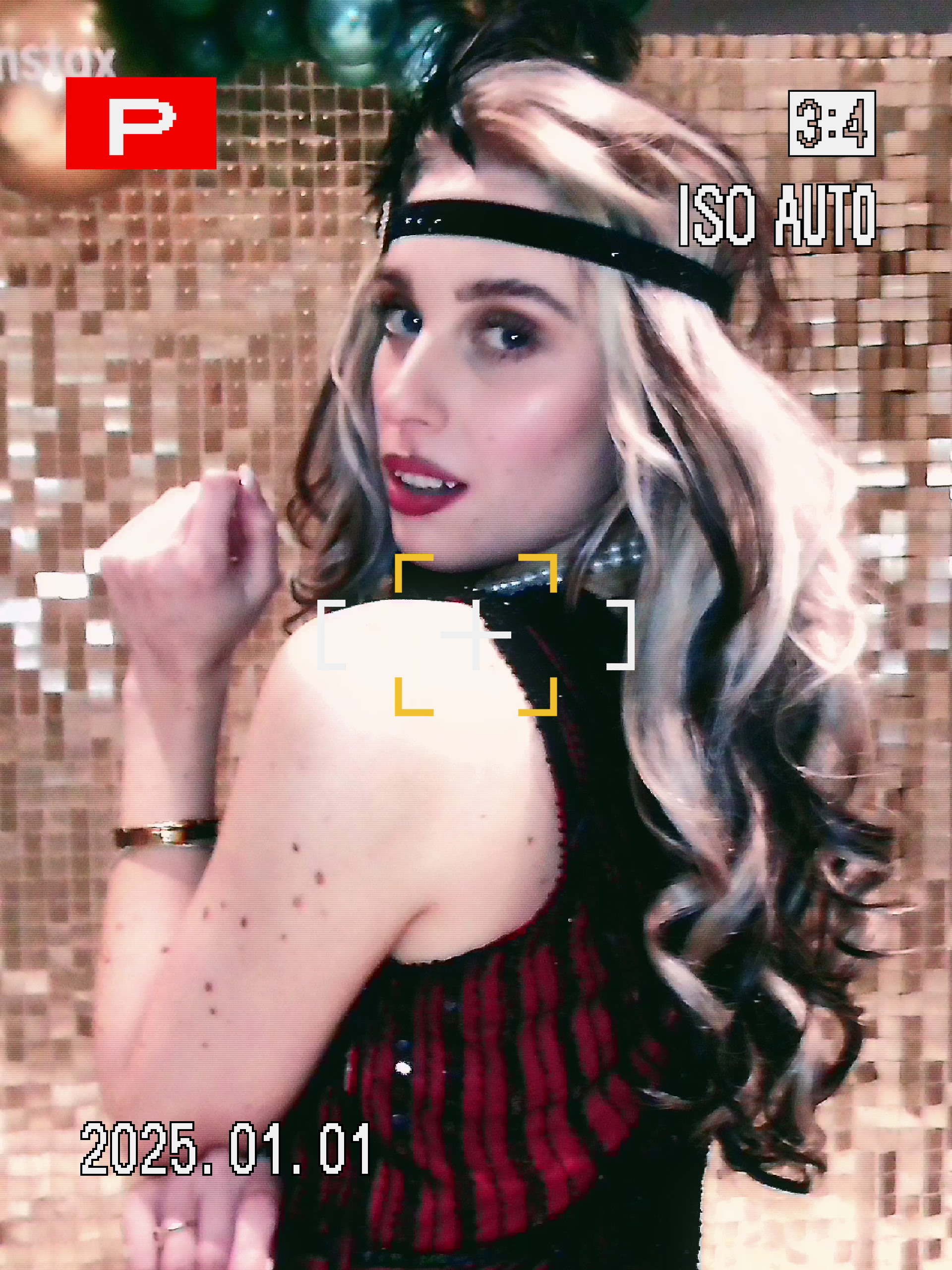 Fujifilm Instax Mini Evo Cinema sample gallery: female model in studio