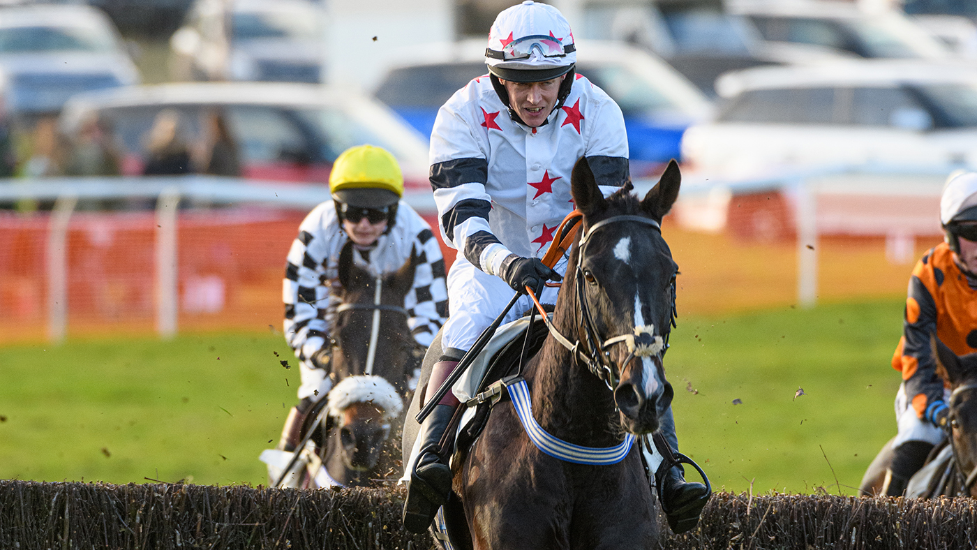 Luke Humphrey and CAVE QUEEN Revesby Races, Sunday 7 November 2021 &amp;copy; 2021 Nico Morgan. All Rights Reserved