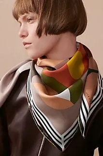 Hermès, 18-3-7 Scarf 90