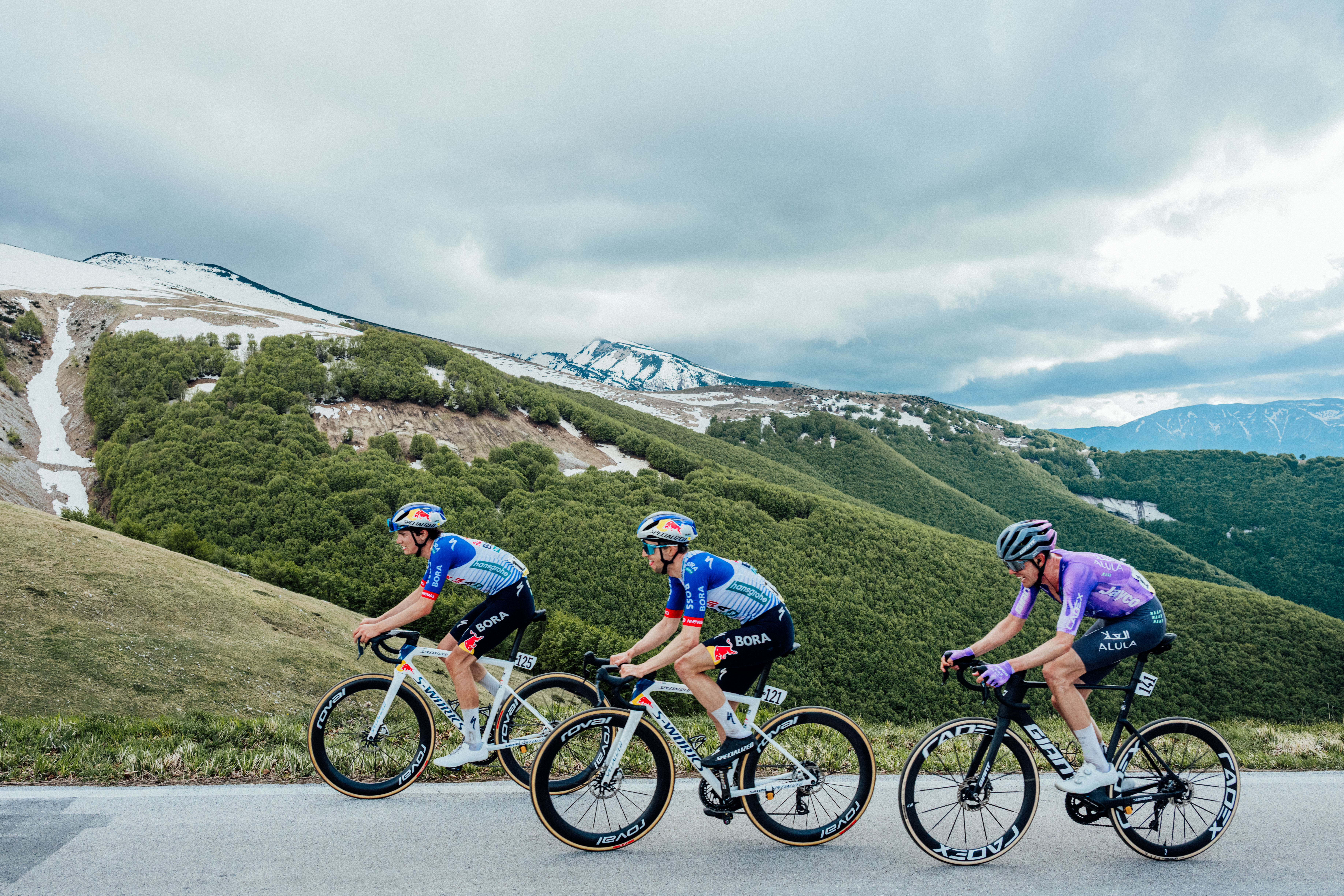 Giulio Pellizzarri is joined by teammate Jai Hindley on Blockhaus. Images from 2026 Giro d'Italia stage 7 to Blockhaus