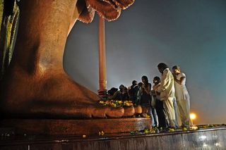 Does devotion to Shiva promote fairness and cooperation?