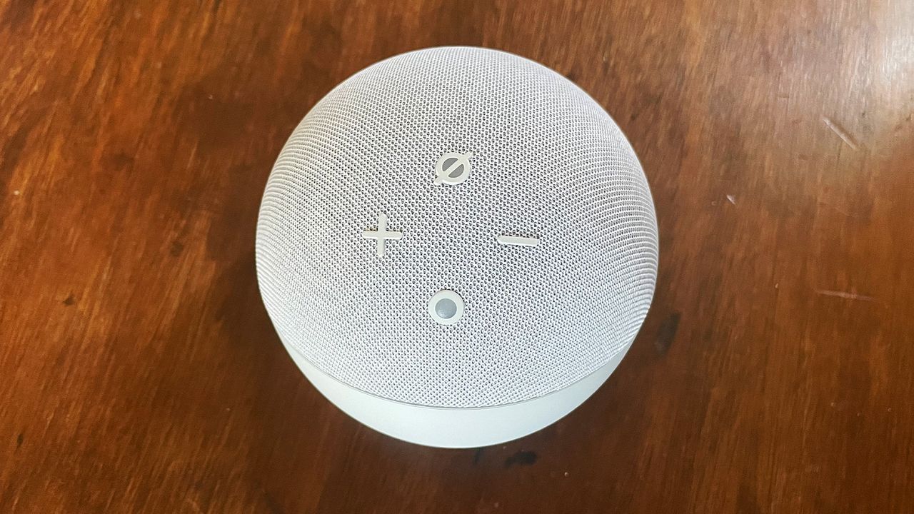 Smart speaker: Amazon Echo Dot (5th Generation)