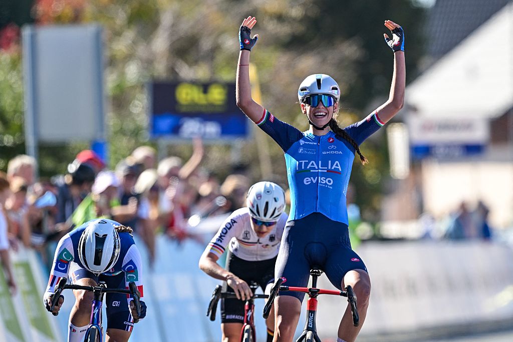 UEC European Championships: Azzura Ballan masters a four woman sprint to take the Junior Women's title