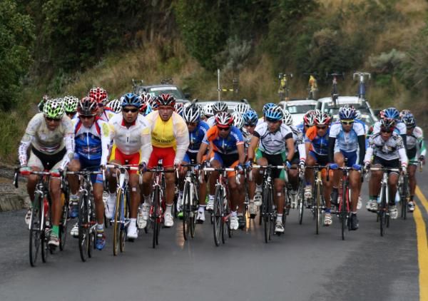 Riders ascend amidst a little rain