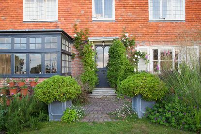 Real garden: take a tour of this thriving coastal garden | Real Homes