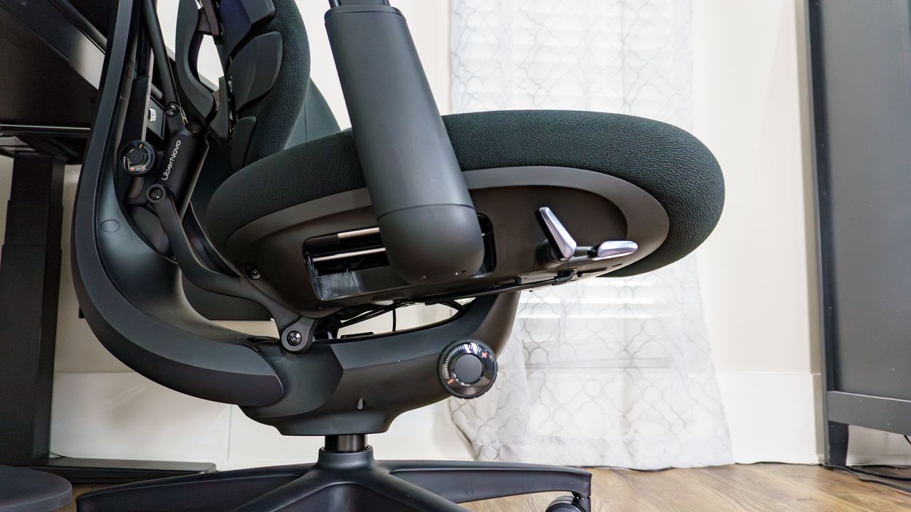 The adjustment levers on the right side of the LiberNovo Omni SE office chair