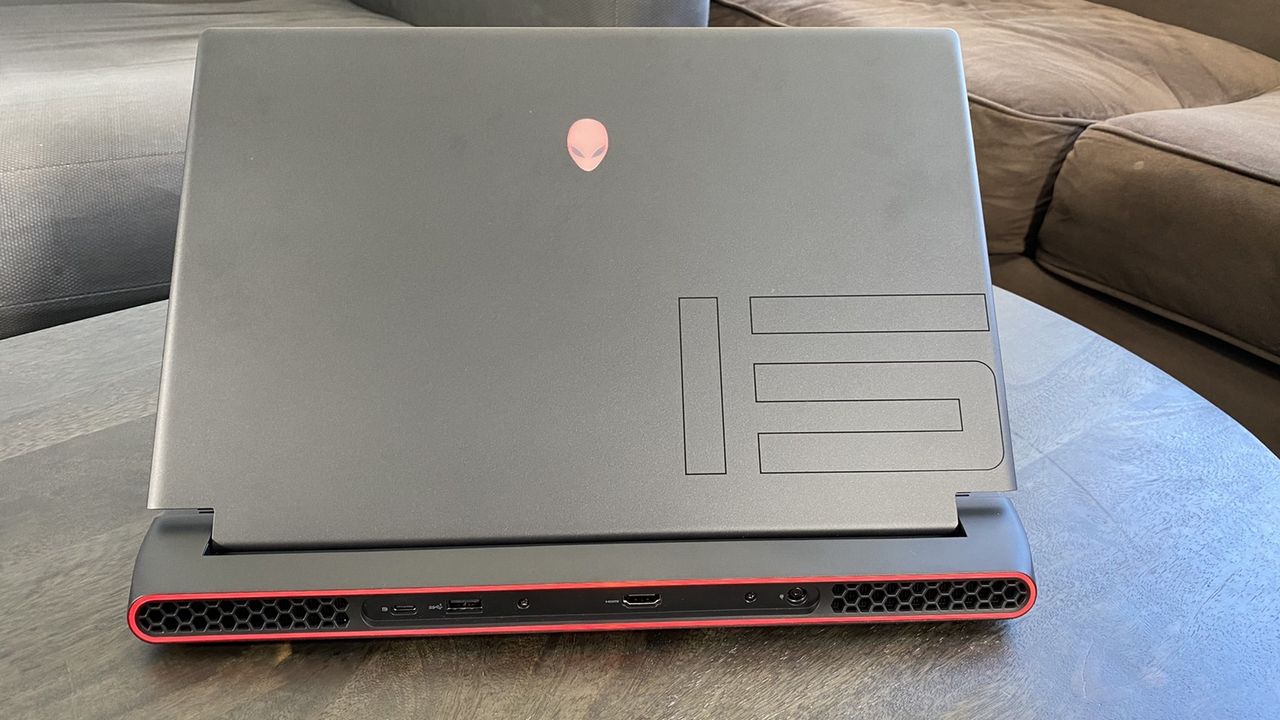 Alienware m15 Ryzen Edition R5