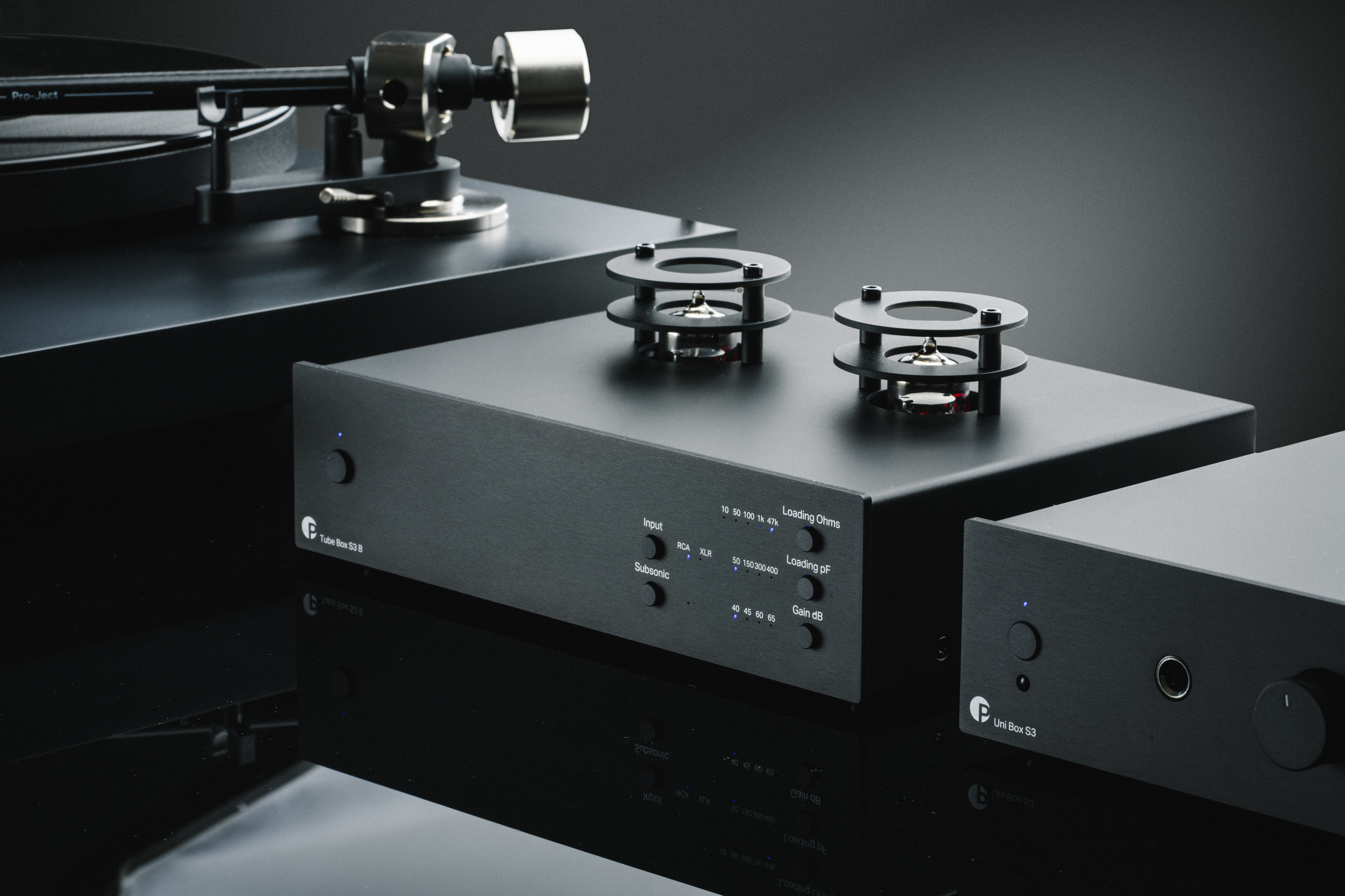 Pro-Ject Tube Box S3 B in black next turntable