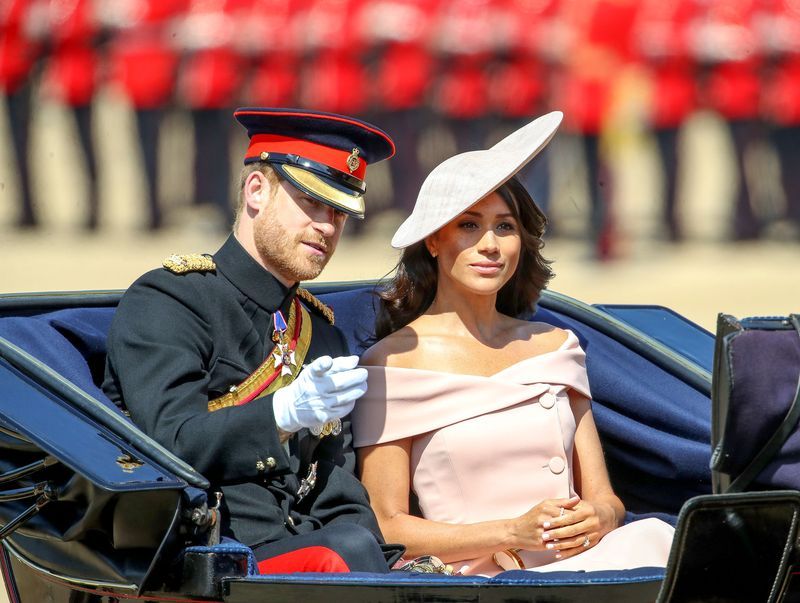 Event, Uniform, Gesture, Vehicle, Military officer, Military uniform, Official,