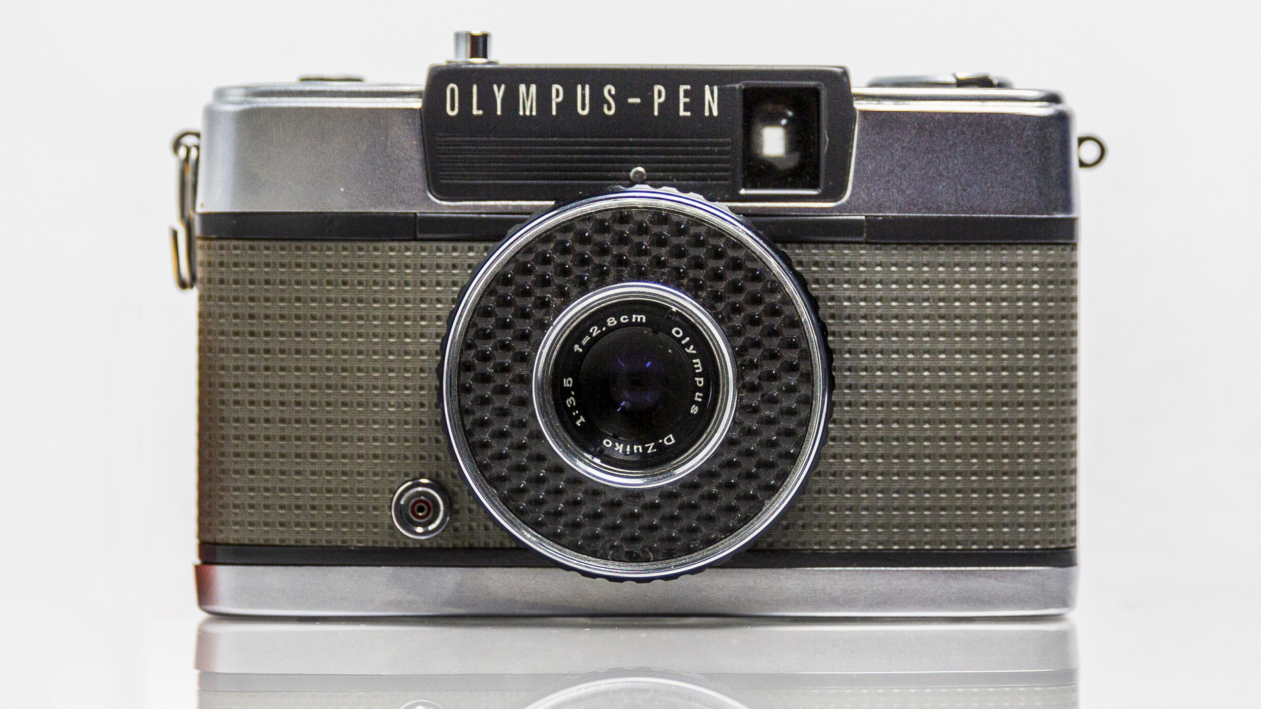 Olympus PEN EE