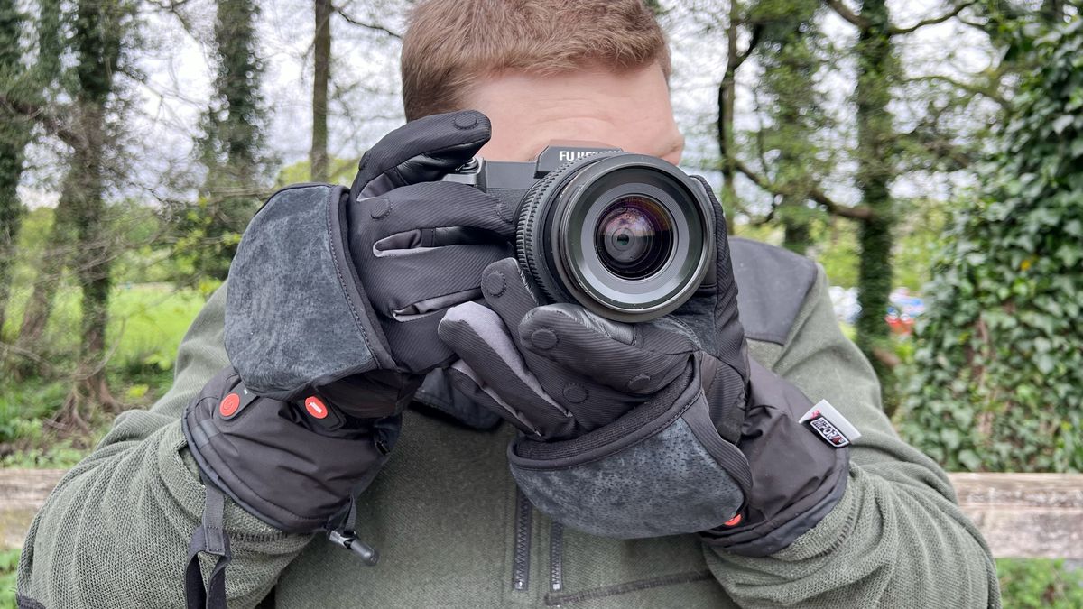 PGYTech Photography Gloves (Master) review: Ideal for shooting in ...