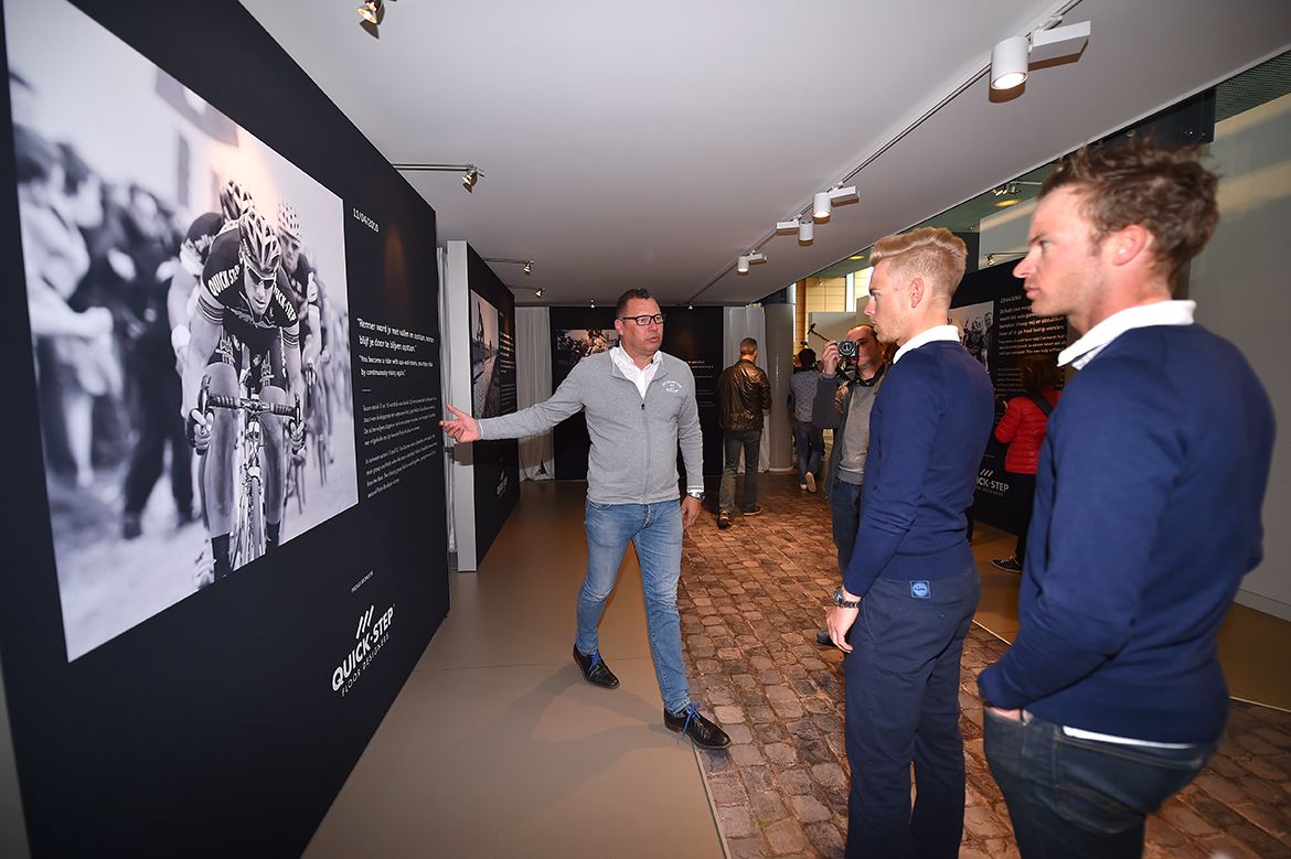 Wilfried Peeters shows Marcel Kittel and Tom Boonen a bit of history