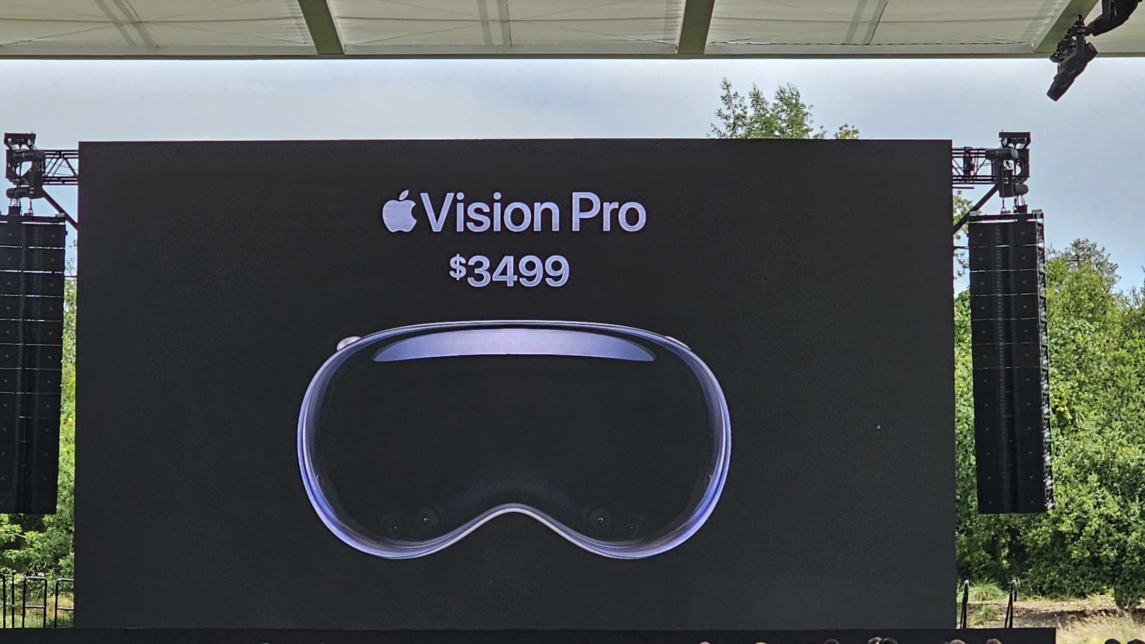 Apple Vision Pro с Цена $3499