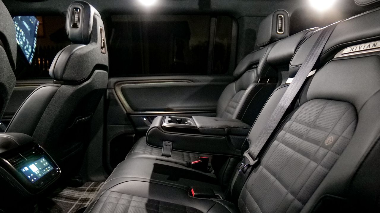 2025 Rivian R1S Tri-Motor test drive review.