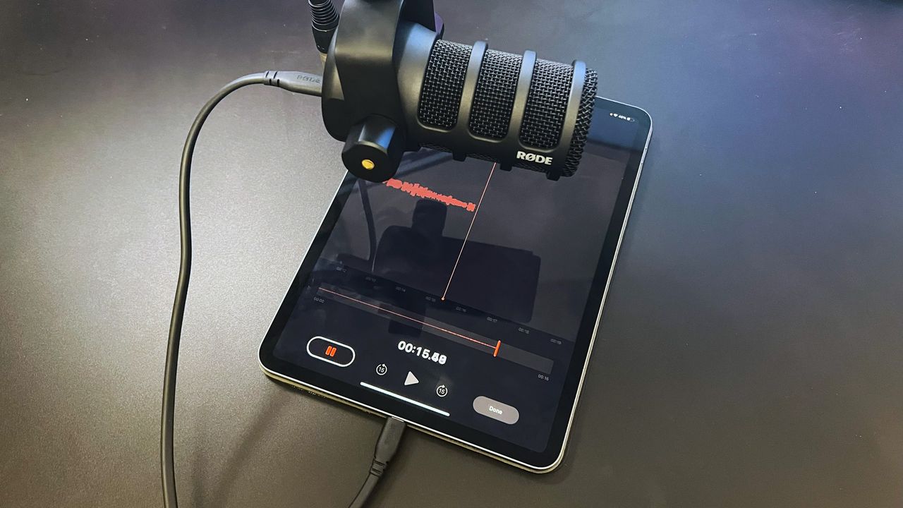 RODE PodMic USB being used with an iPad Prousing a USB-C cable