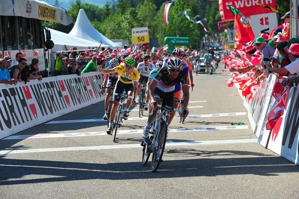 Frank Schleck leads the GC contenders across the line